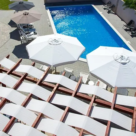 奎特洛默主哥耶酒店 Međugorje