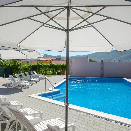 奎特洛默主哥耶酒店 3* Međugorje