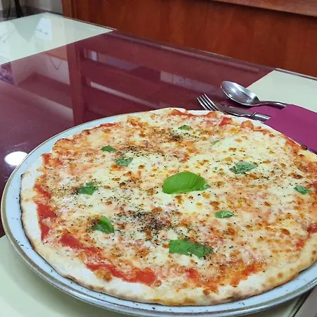 奎特洛默主哥耶酒店 Međugorje