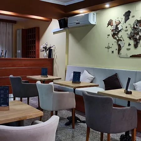 奎特洛默主哥耶酒店 酒店 3*