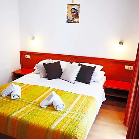 Otel Quattro 3*