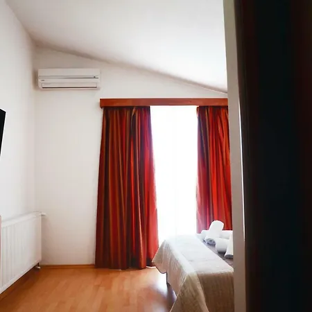 奎特洛默主哥耶酒店 酒店